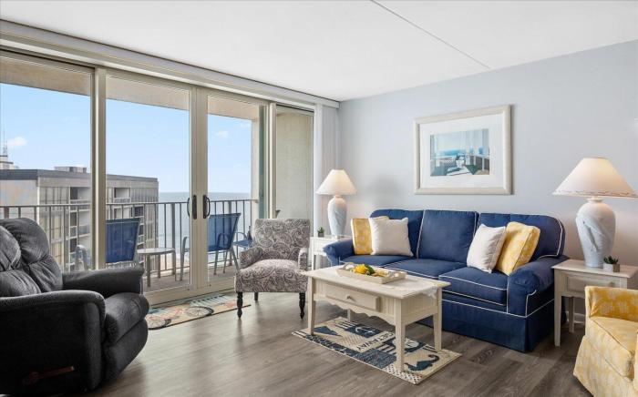 Side Ocean View 2 Bedroom Quay Condo with Indoor & Outdoor Pools!