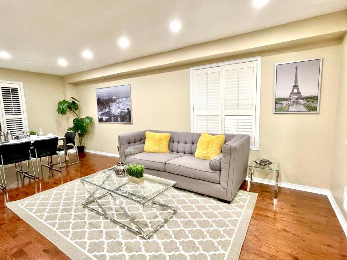 Maison Laurier, Modern 5B4B Home Inc BSMT Free parking, Close to trails