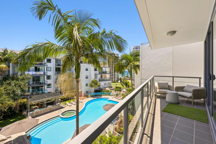 The Swell House, Burleigh - Steps to the Beach