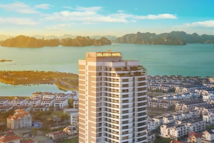 DeLaSea Ha Long Hotel - Modern Bayview Escape