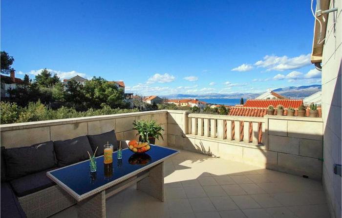 Cozy Apartment In Supetar With Wifi