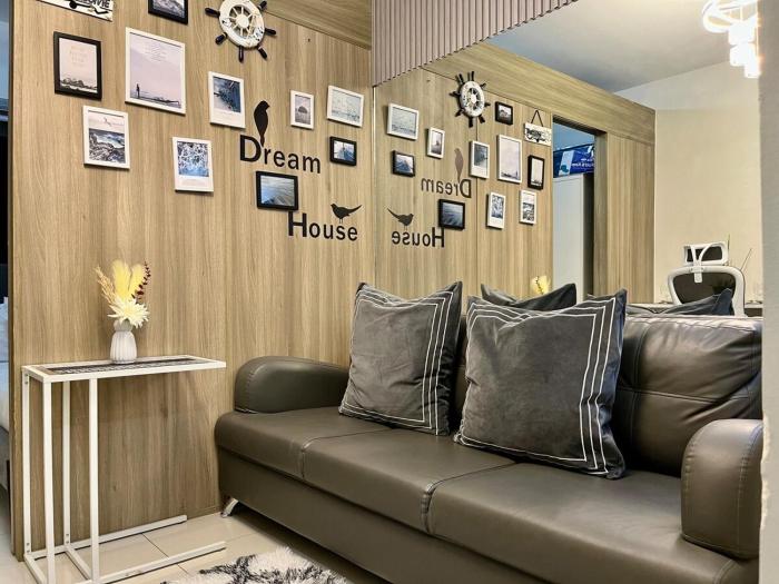 Fame Staycation, Walk to Megamall, Greenfield