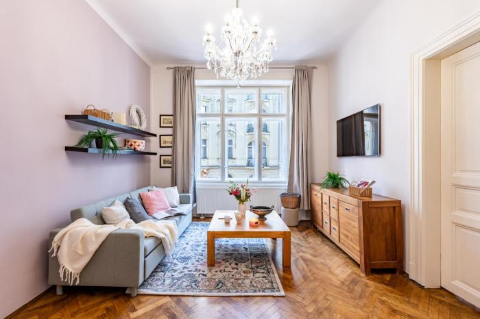 Prague Days - Two Bedroom Apartment next to Dancing House with High-Speed WiFi