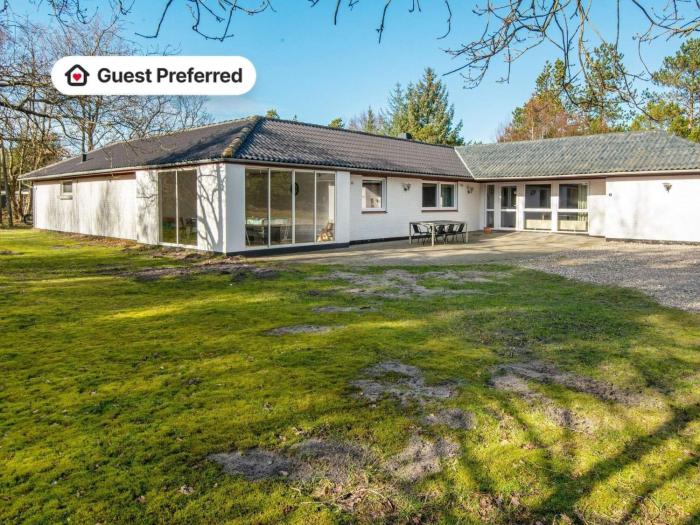 18 person holiday home in Rømø-By Traum