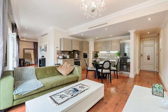 Luxurious Suite at Cape Royale