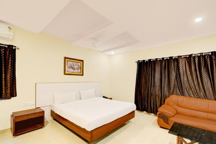 Hotel Velvet Stay Near DLF Cyber City