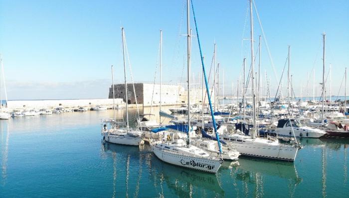 Sailboat Classic Living - Heraklion Marina