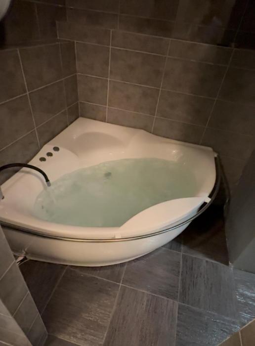 B&M Mini jecuzzi Lovers room Self check-in