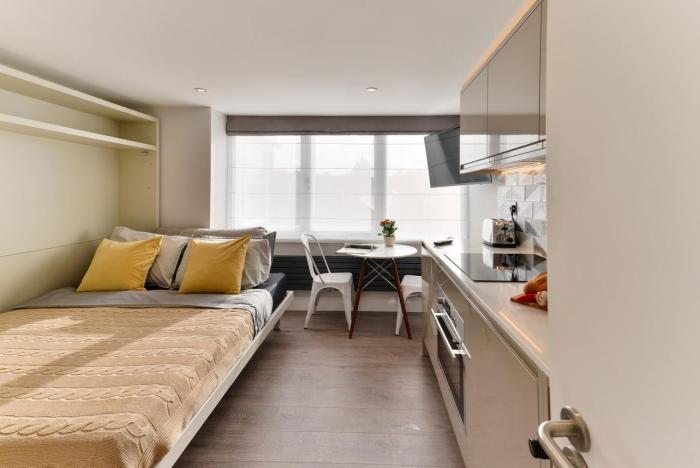 Lovely studio, 5 min West Hampstead.-Second floor.