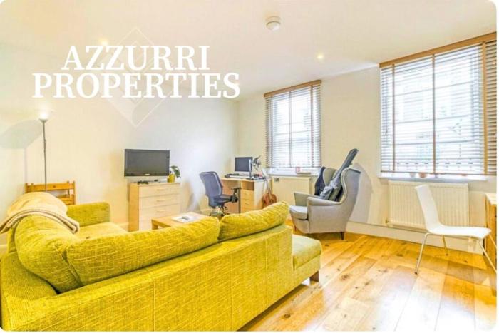 Monthly Stays in Camden by Azzurri Properties Short Lets & Serviced Accommodation Barnet with 2 Parking Spaces and Free Wi-Fi