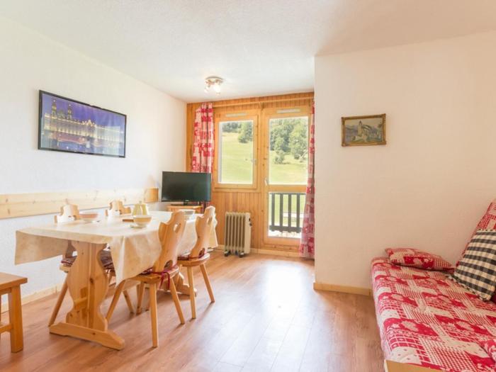 Studio rénové près des pistes avec balcon - FR-1-181-2476