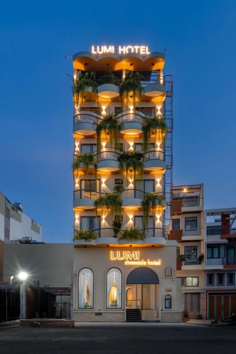 LUMI Reverside Hotel