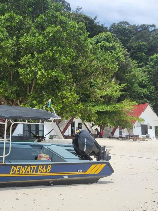 DEWATI ROOMSTAY B&B