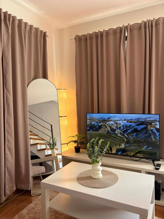 Cozy Family Home with Free Parking