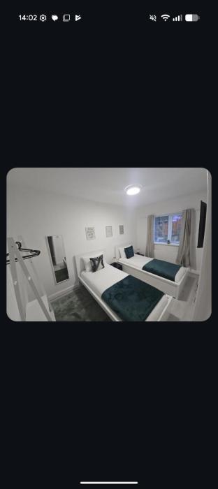 Luxury 5-Bedroom Peaceful, Modern Family-Friendly