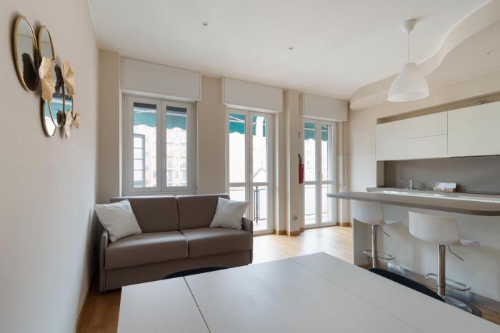 GuestHost - Bright Apartment Milan Gambara