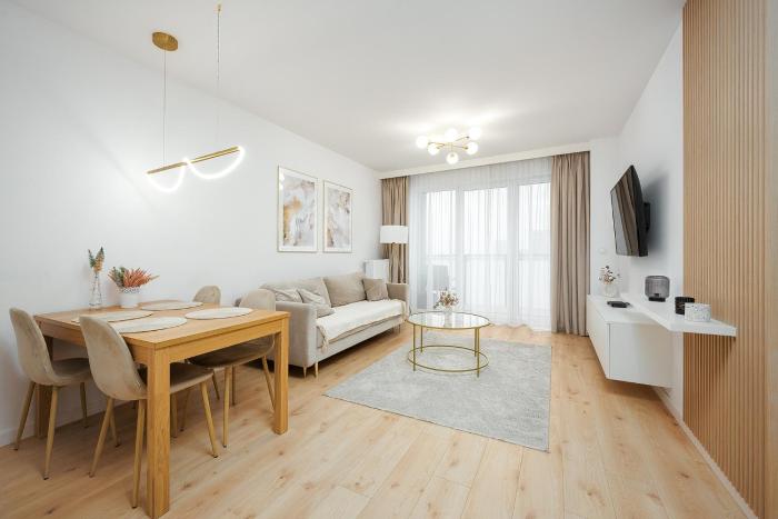 Kopernika Elegant 2BR Apartment with Balcony