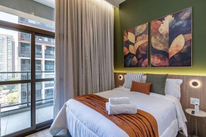 Studio Completo a 100m do Metro Brooklin HM1108