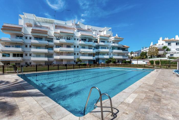 RG325 - Great 2 Bed Apt, close to Puerto Banus