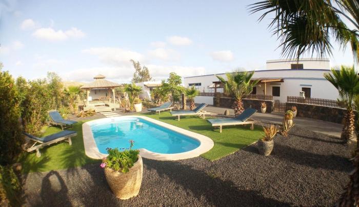 Villa 150m2 wifi fibre piscine BBQ parking