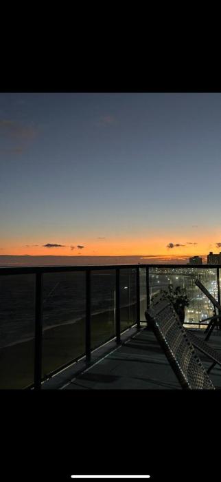Flat na Pituba e piscina rooftop na cobertura com vista para o mar 1 diária disponível