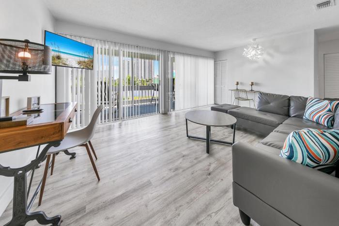 232 Great Deck View, 1 Mile to Beach