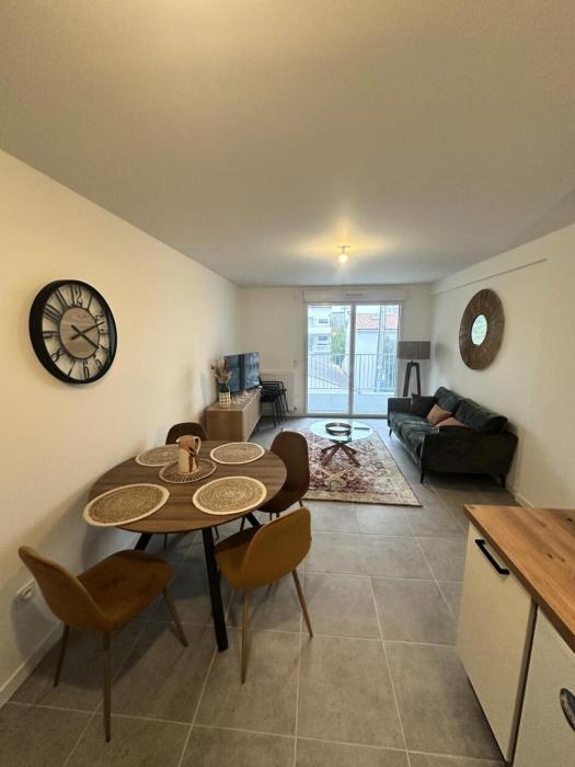 Appartements à La Rochelle - Le champs de Mars, centre ville, LR108 MAE-1771