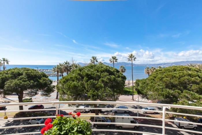 Résidence Vue Mer 95m2 Grande Terrasse Cannes Croisette. - Vue mer 95m2 Grande Terrasse Cannes Croisette. MAE-3003
