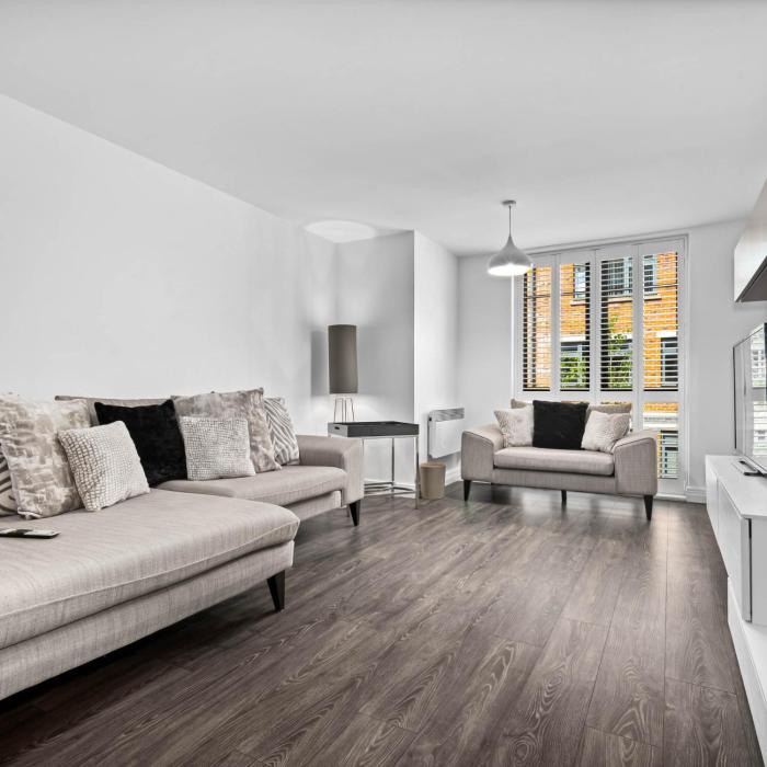 Luxe Two Bed Apartment - Parking - Smart Tv - Wi-Fi 27C