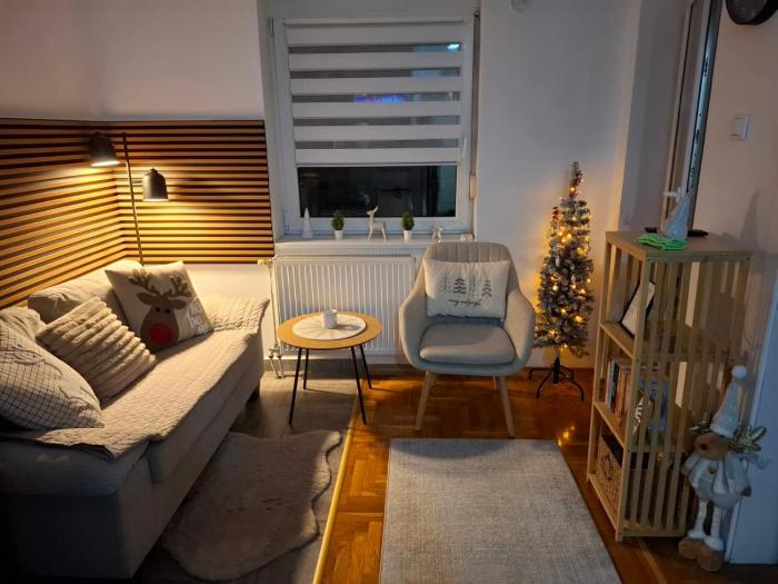 NS Urban Stay-Studio with Balcony and Free Parking