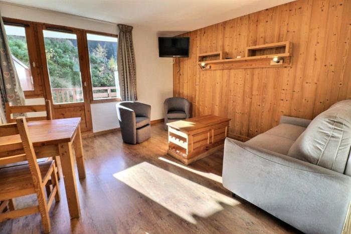 Résidence Grand Bois B - CONFORTABLE 2 PIECES, SKIS AUX PIEDS ET PROCHE DES COMMERCES MAE-3324