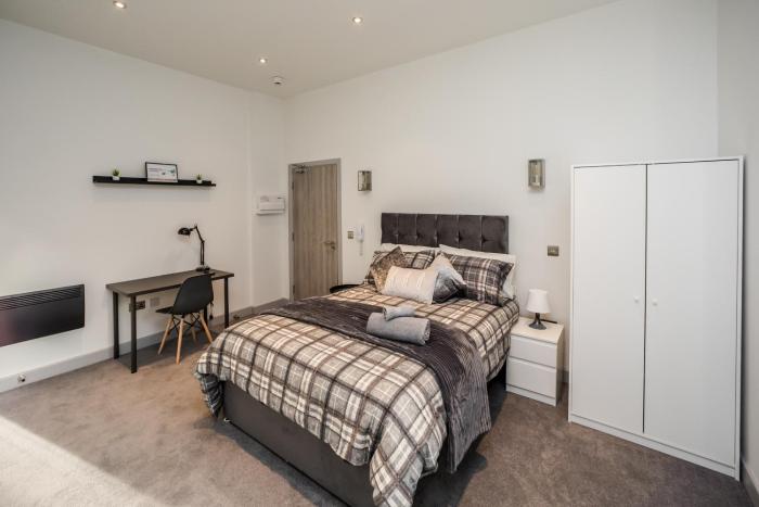 Exquisite Serviced Studio with private parking