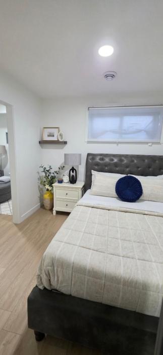 Amaville- The Cozy Cave - Minutes to WEM & YEG