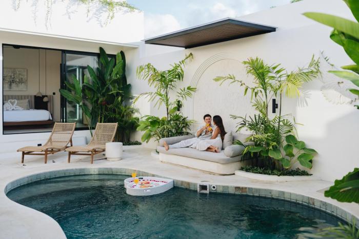 Bingin 2BR Pool Villa & Tropical Style, 2mins walk to Cafe!