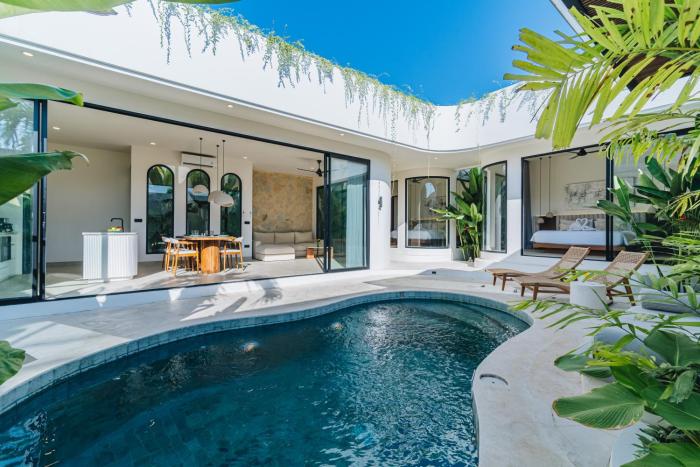 Bingin 2BR Pool Villa & Tropical Style, 2mins walk to Cafe!
