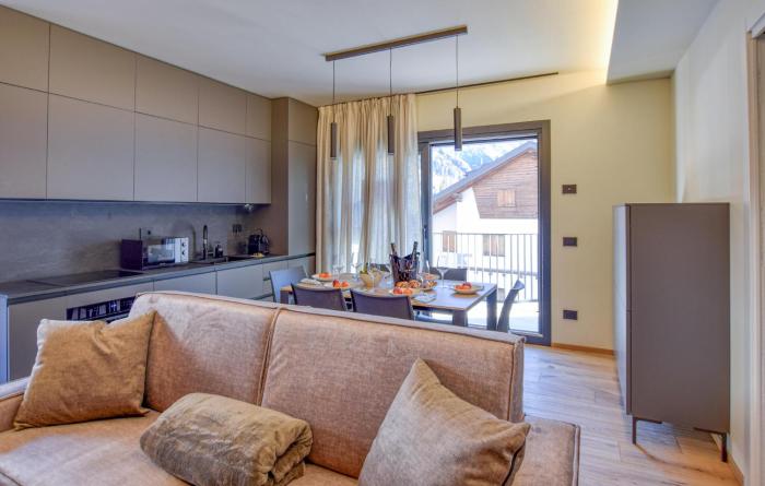 2 Bedroom Lovely Apartment In Ponte Di Legno