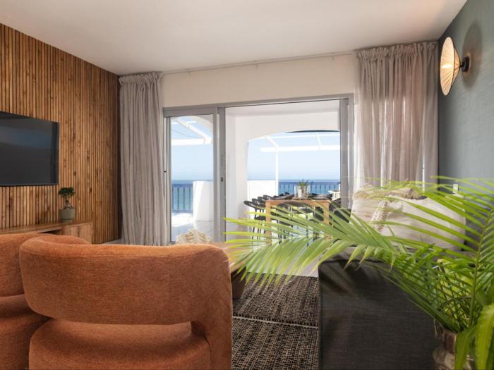 Santorini at Beachfront Apartments in Shakas Rock