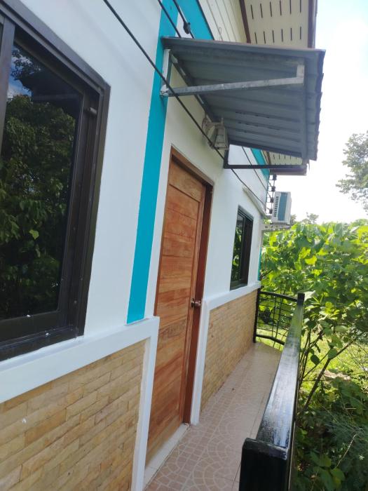 Dnyna guesthouses at Kantiang Bay3