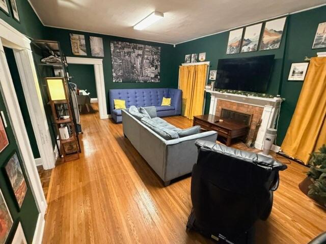 Larchmont 1875 sq ft house 3 bed 2 bathroom