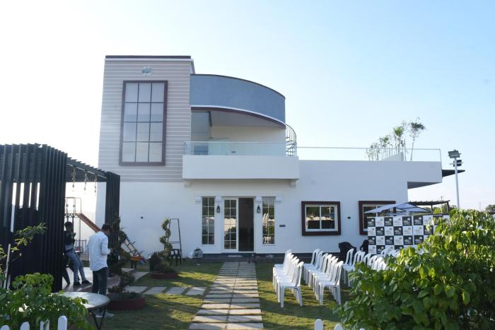 Ajwa the luxury farm house