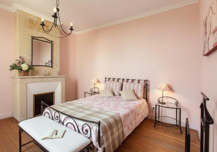 Près de Saint-Émilion maison de vigneron au cœur des vignes