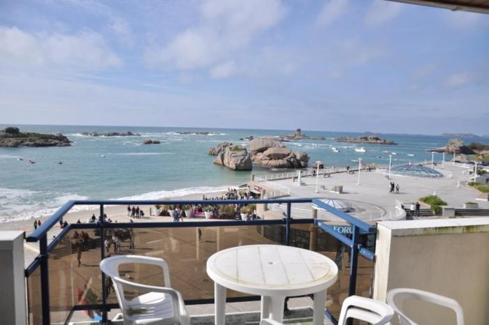 Appartement avec vue exceptionnelle sur mer, face au Coz Pors à TREGASTEL - Réf 728