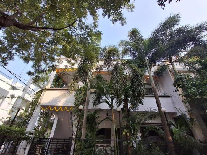 RamRaj, Family Stay with Garden View near Mahakal