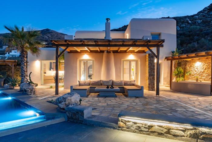 Luxury Villa Delphinus - AllParos Villas
