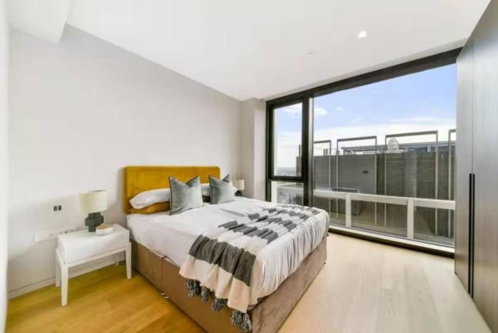 Stylish London Apartment for Groups, Perfect for City Breaks