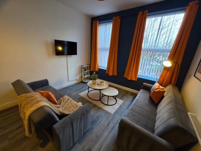 Latimer Flat 4 - Spacious 2-Bed Apt - Sleeps 6