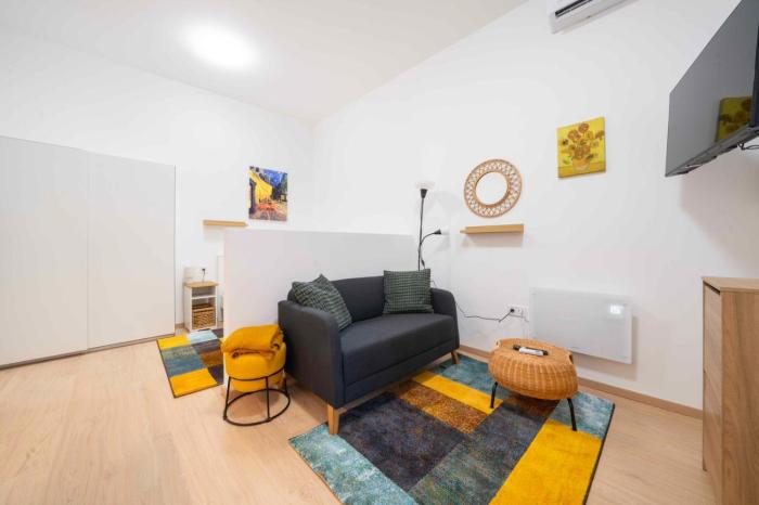 Color Boutique Studio Downtown Hideaway