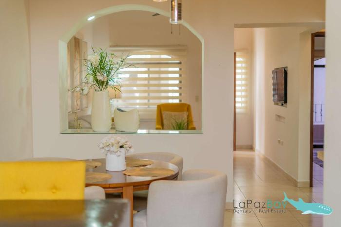 Renovated Apartment Steps from the Malecon & Beach