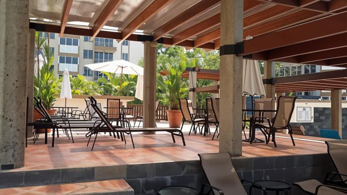 COSTA LINDA Charming 1-03