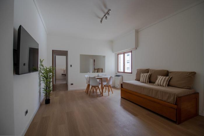 Plaza Mitre - Colon & Hipolito